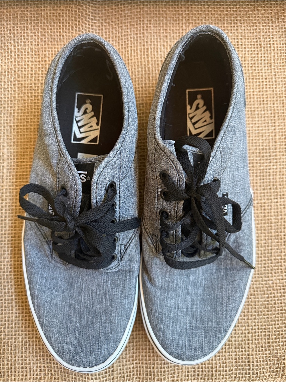 Vans Men's Gray Canvas Low-Top Sneakers with Black Laces size 9.5